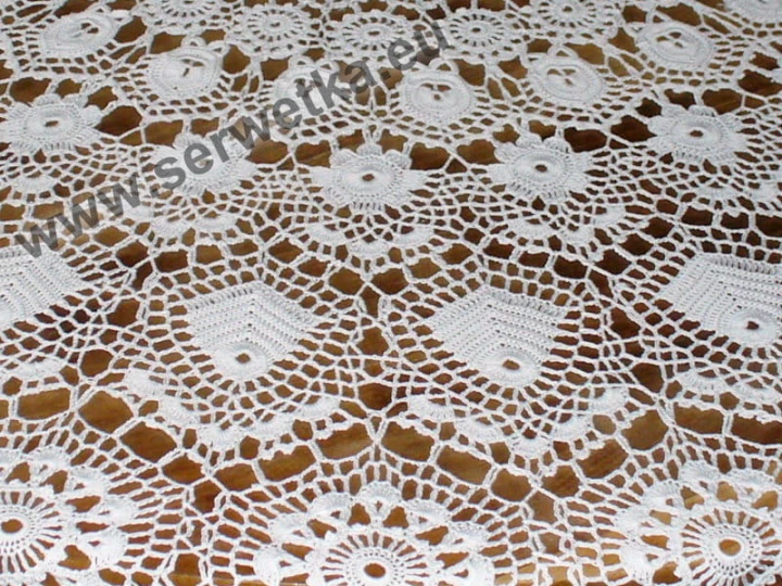 biała koronka koniakowska Ø 150 cm.