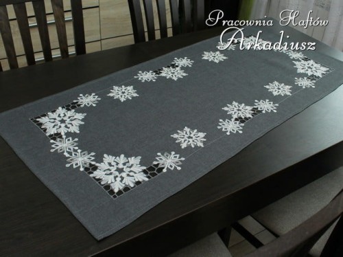 Ciemno szare bieżniki świąteczne "śnieżynki"