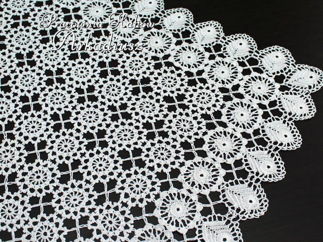 Kwadratowa serweta koniakowska biała