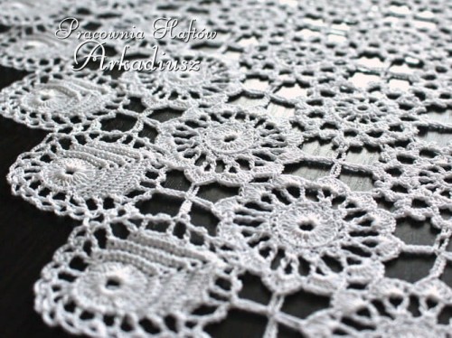 Kwadratowa koronka koniakowska