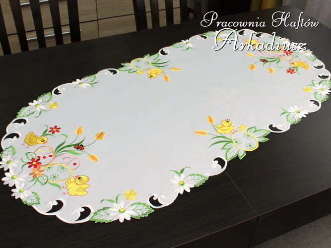 Bieżnik wielkanocny "pisklęta na białym" 50x100