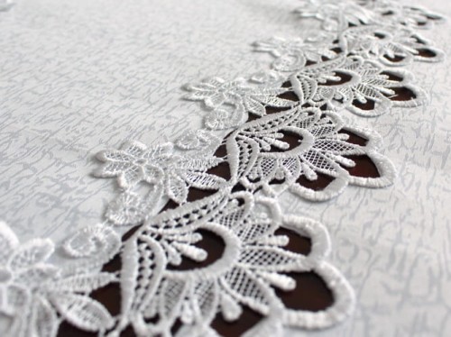 Obrus z gipiurą z kolekcji HANIA