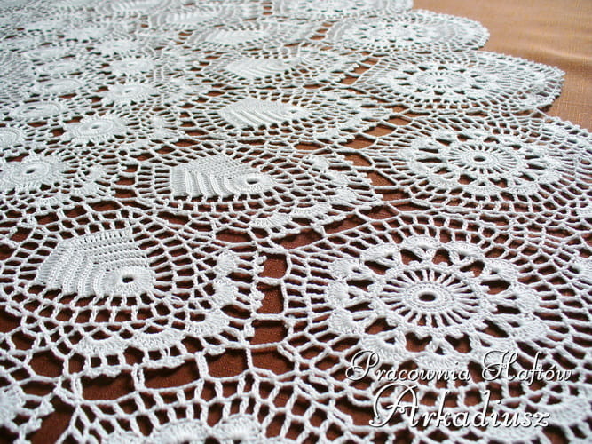 Koronka koniakowska Ø 100 cm. biała