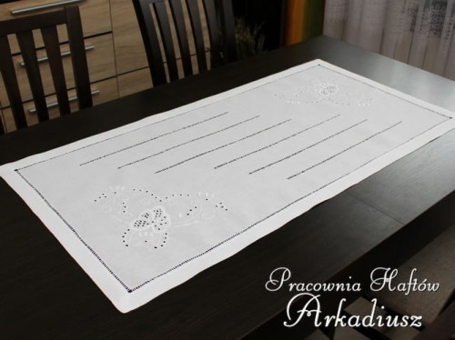 Bieżnik lniany haftowany ręcznie