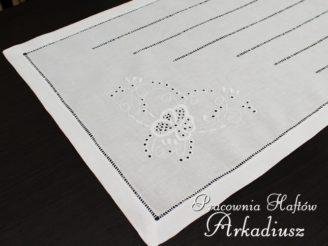 Bieżnik lniany haftowany ręcznie - haft makowski