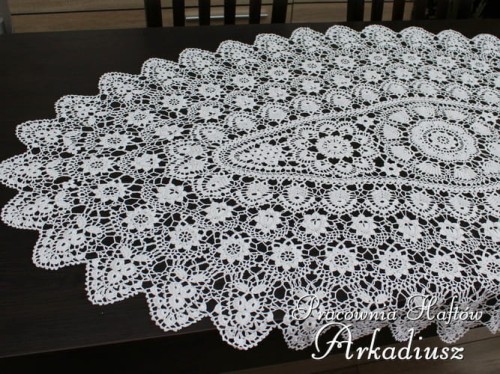 Duża serweta koniakowska 90x150 owal biały