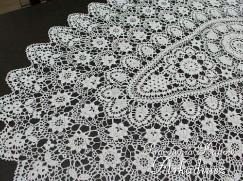 Duża serweta koniakowska 90x150 owal biały