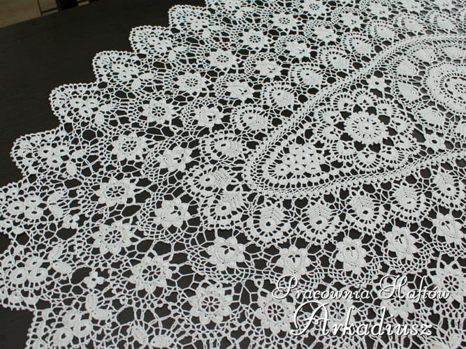 Duża serweta koniakowska 90x150 owal biały