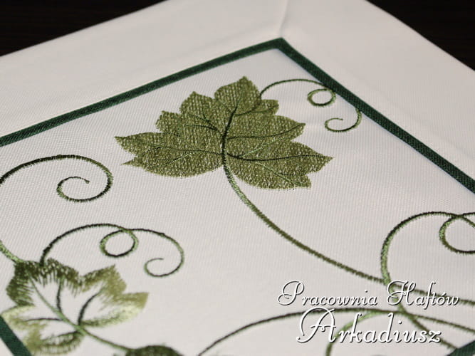 Serwety haftowane "zielone liście"