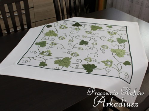 Serweta haftowana "zielone liście" 85x85 cm