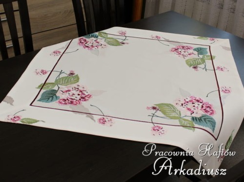 Serwety haftowane "hortensje" 85x85