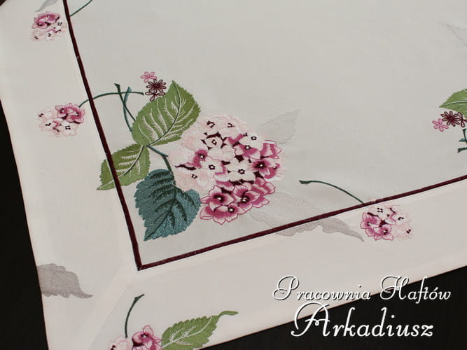 Serwety haftowane "hortensje"