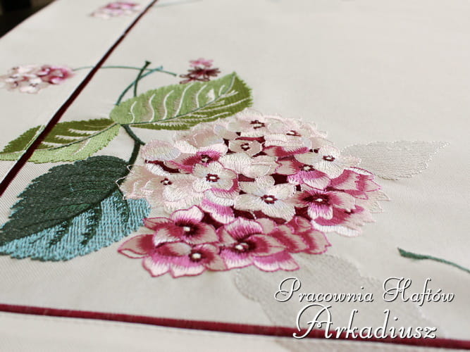 Serwety haftowane "hortensje"