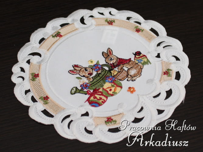 Serweta wielkanocna "zajączki z konewką" O 20