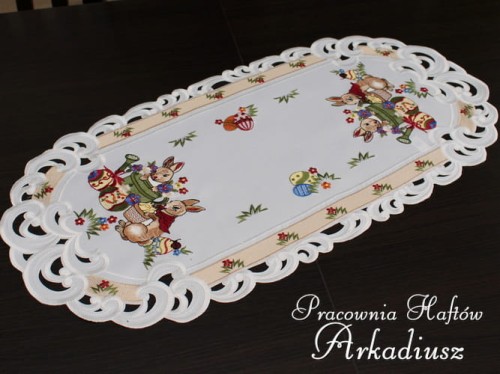 Bieżnik wielkanocny "zajączki z konewką" 35x70