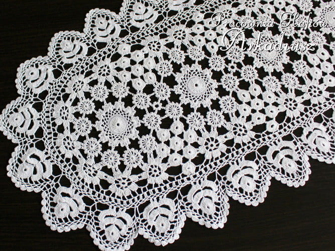 Owalna koronka koniakowska  biała