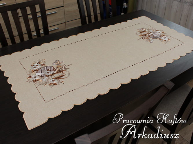 Beżowy bieżnik wielkanocny "Jajko w kratę" 60x120