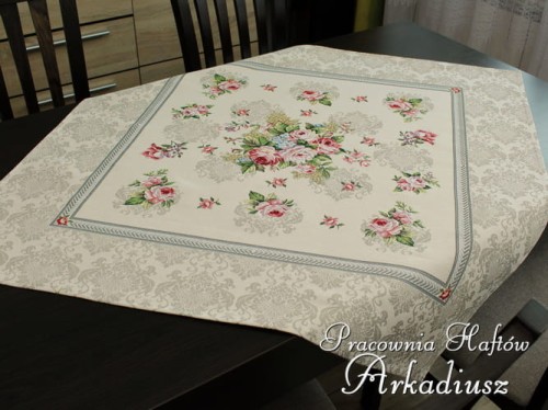 Gobelin "Róża beżowa" serweta 98x98
