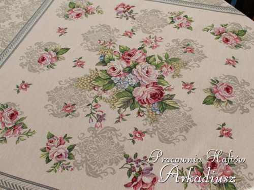 Gobelin "Róża beżowa" serweta 98x98