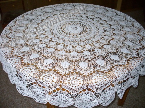 Obrus z koronki koniakowskiej Ø 150 cm.