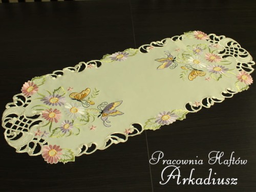 Bieżnik haftowany "Motyle na kwiatach" 30x70