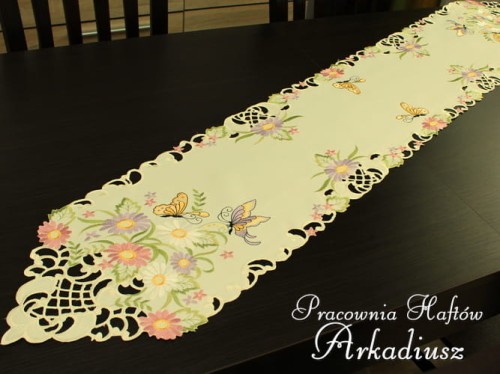 Bieżnik haftowany "Motyle na kwiatach" 30x160