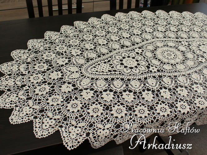 Duża serweta koniakowska 90x150 owal beżowy