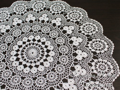 Koronka z Koniakowa Ø 70 biała