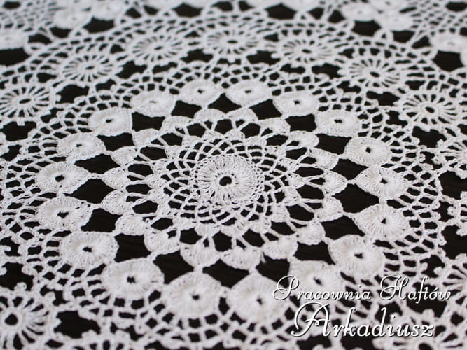 Koronka z Koniakowa Ø 70 biała