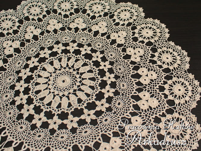 Koronka koniakowska Ø 70 beżowa