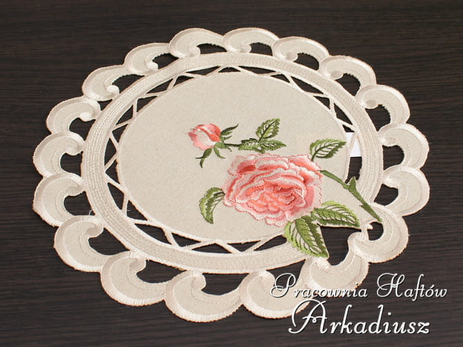 Serweta haftowana "Róże" O30