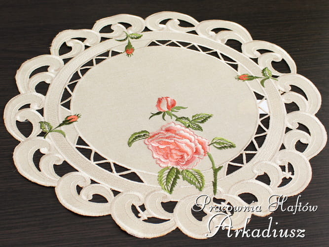 Serweta haftowana "Róże" O40