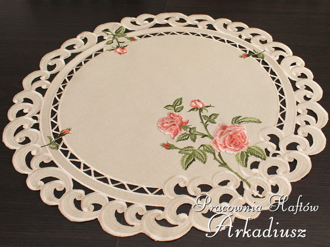 Serweta haftowana "Róże" O60