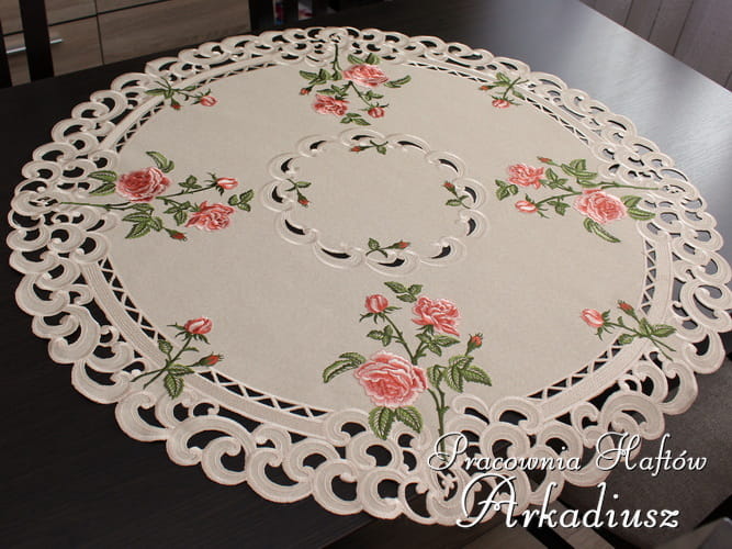 Serweta haftowana "Róże" O85