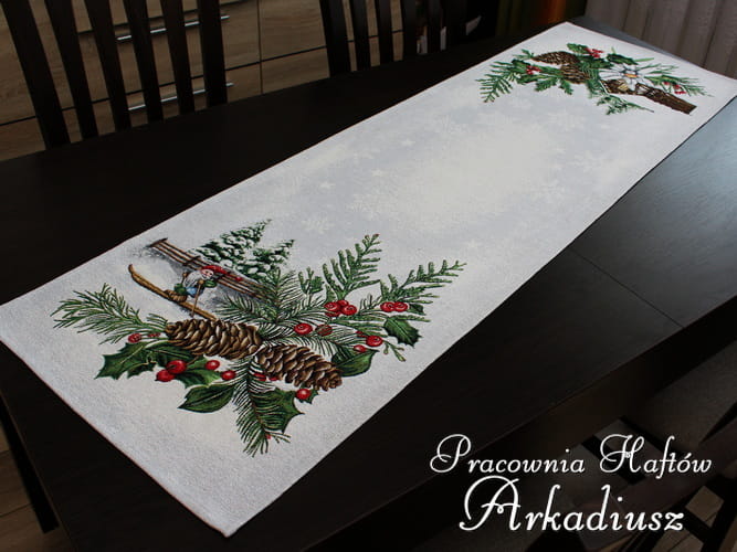 Gobelin świąteczny bieżnik 42x140 „Krasnale na nartach”