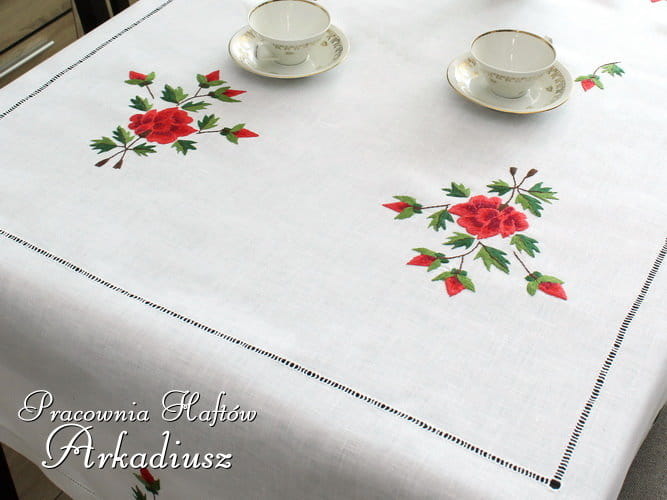 Obrus "Czerwona róża" haft ręczny
