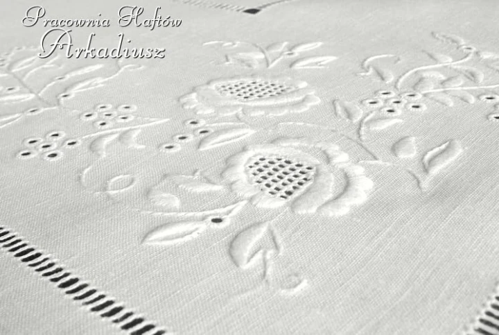 haft ręczny "Dzika róża"