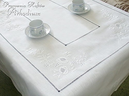 Obrusy lniany haft ręczny "Dzika róża"
