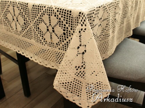 obrus koronkowy beżowy