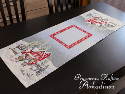 Świąteczny bieżnik gobelinowy "Czerwony domek"