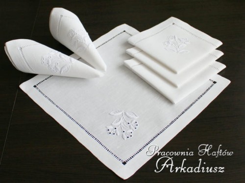 Komplet serwet lnianych z haftem ręcznym 38x38 6 szt  SHM15b.JPG