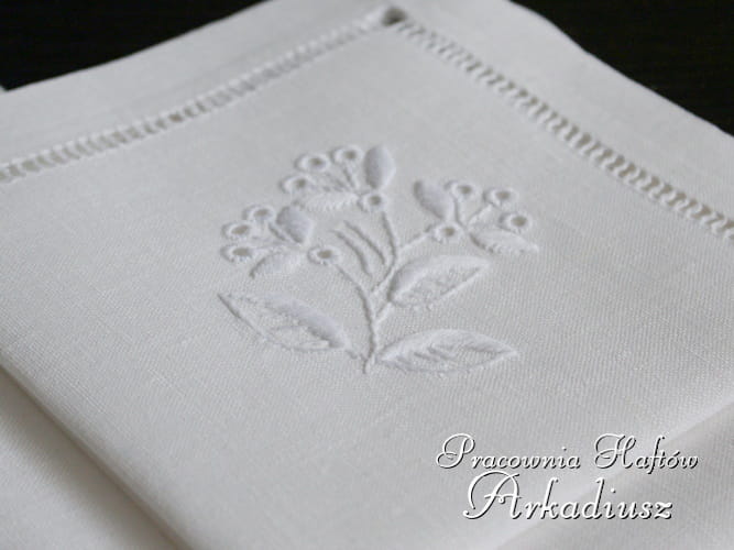 Komplet serwet lnianych z haftem ręcznym 38x38 6 szt  SHM15b