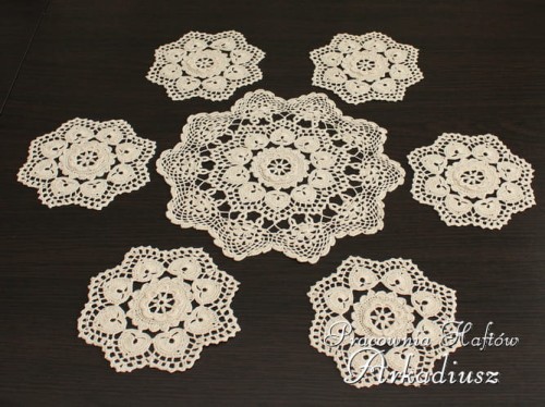 Komplet serwet koniakowskich beżowy 1+6