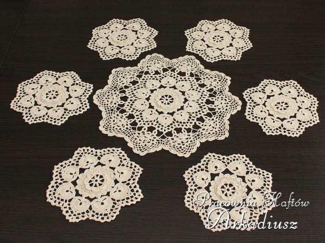 Komplet serwet koniakowskich beżowy 1+6