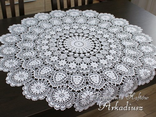 Duża serweta koniakowska Ø 90 cm. biała