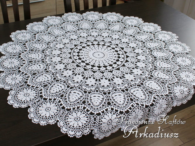 Duża serweta koniakowska Ø 90 cm. biała