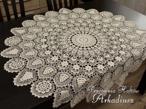 Serweta koniakowska Ø 100 cm. beżowa