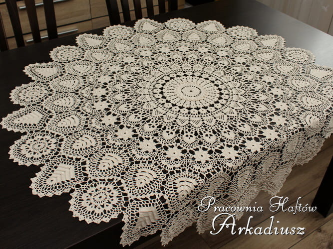 Serweta koniakowska Ø 100 cm. beżowa