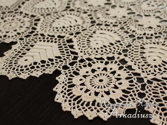 Serweta koniakowska Ø 100 cm. beżowa