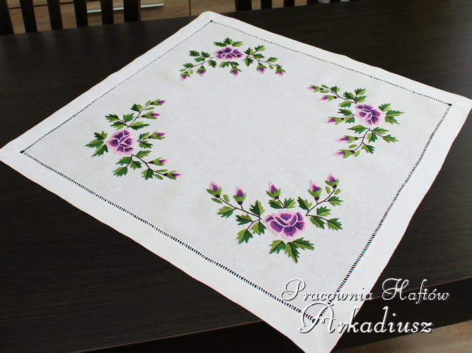 Serweta "Fioletowe róże" haft ręczny 60x60